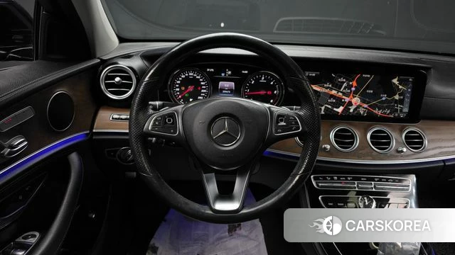 Mercedes-Benz E-Class W213 2018 Синий из Кореи, фото 5