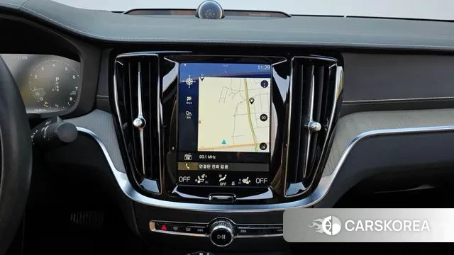 Volvo S60 3rd generation 2019 Белый из Кореи, фото 5