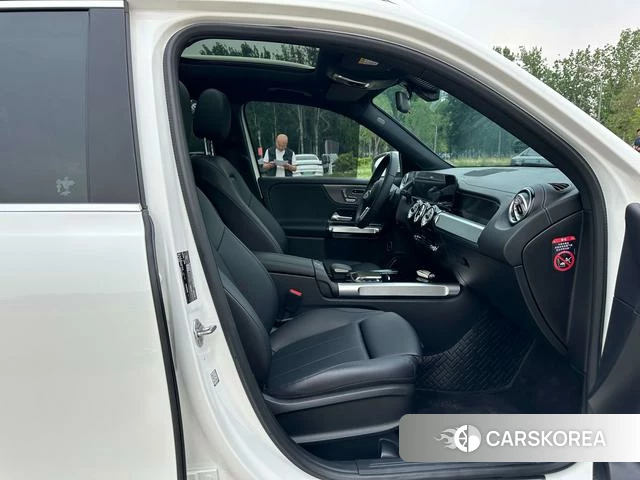 Mercedes-Benz GLB 2023 Белый из Китая, фото 5