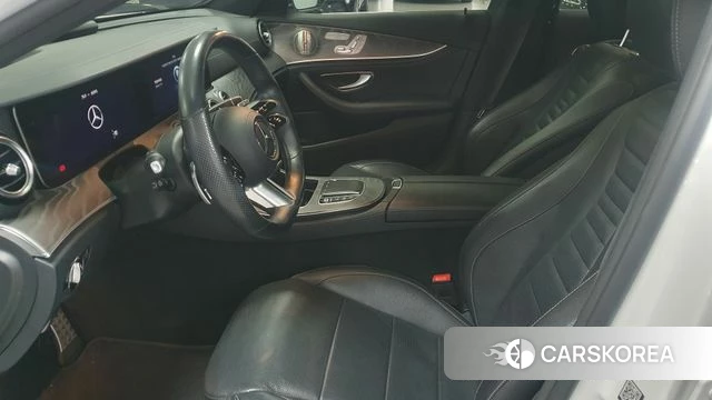 Mercedes-Benz E-Class W213 2022 Белый из Кореи, фото 5