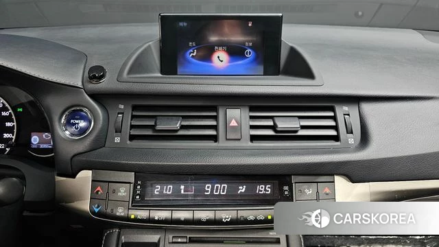 Lexus CT200h 2018 Белый из Кореи, фото 5