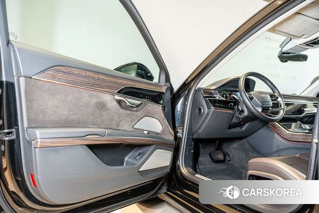 Audi A8 2022 Черный из Китая, фото 5