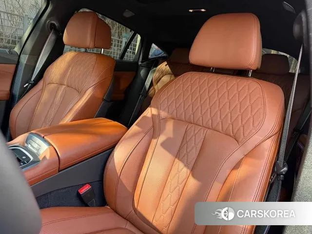 BMW X6 (G06) 2025 Черный из Кореи, фото 5