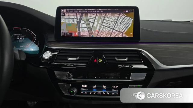 BMW 5 Series (G30) 2022 Белый из Кореи, фото 5