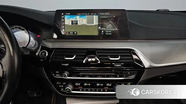 BMW 5 Series (G30) 2018 Серебристо-серый из Кореи, фото 5