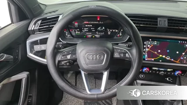 Audi Q3 (F3) 2022 Белый из Кореи, фото 5
