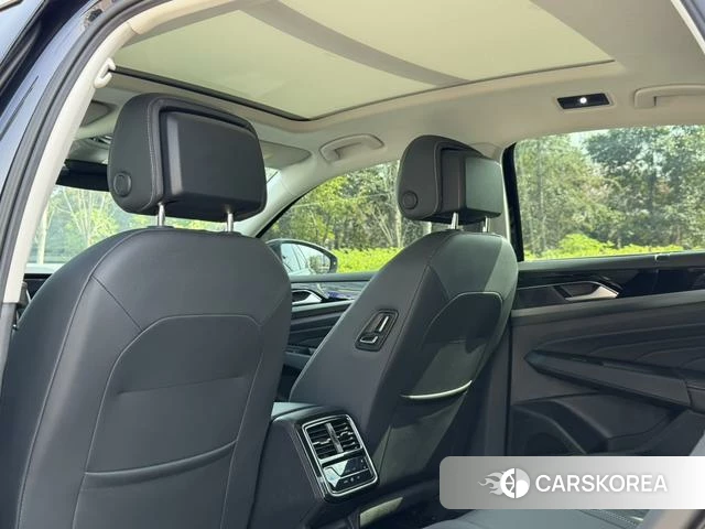 Volkswagen Passat 2024 Черный из Китая, фото 5