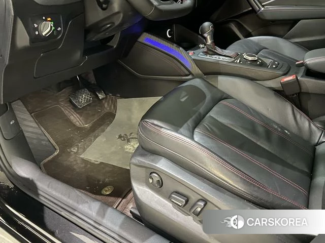 Audi Q2L 2022 Темно-серый из Китая, фото 5