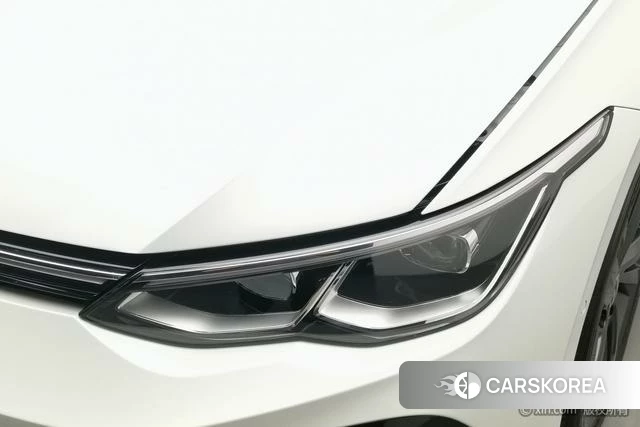 Volkswagen Golf 2024 Белый из Китая, фото 5