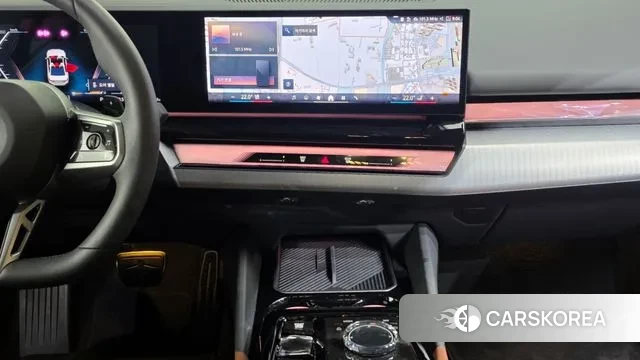 BMW 5 Series (G60) 2025 Белый из Кореи, фото 5