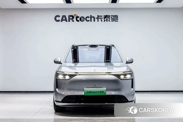 AITO Ask the world M8 2025 Серебристо-серый из Китая, фото 5