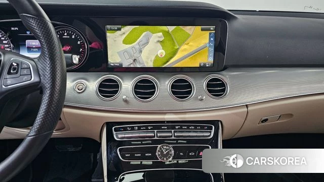 Mercedes-Benz E-Class W213 2018 Белый из Кореи, фото 5