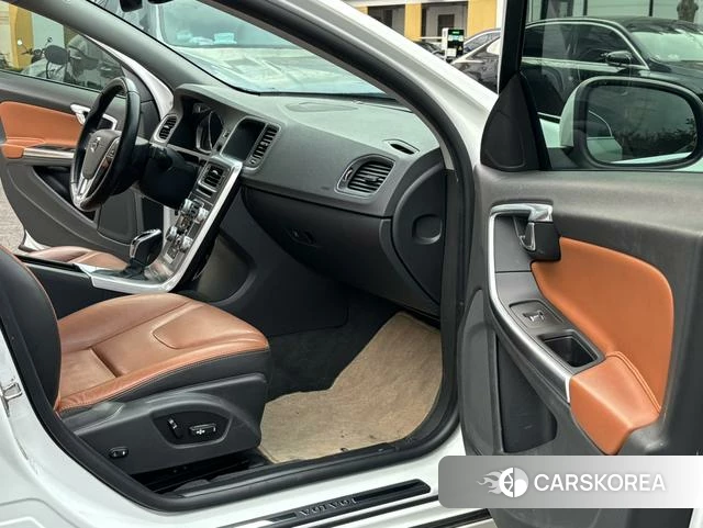 Volvo S60 2018 Белый из Китая, фото 5