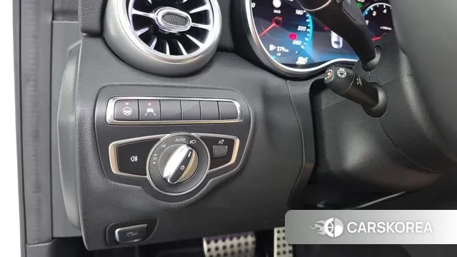 Mercedes-Benz C-Class W205 2021 Белый из Кореи, фото 5