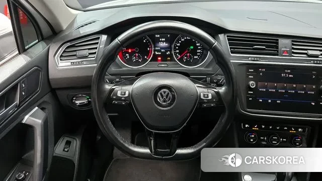 Volkswagen Tiguan second Generation 2018 Белый из Кореи, фото 5