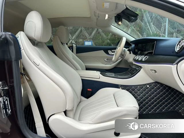 Mercedes-Benz E-class (imported) 2022 Коричневый из Китая, фото 5
