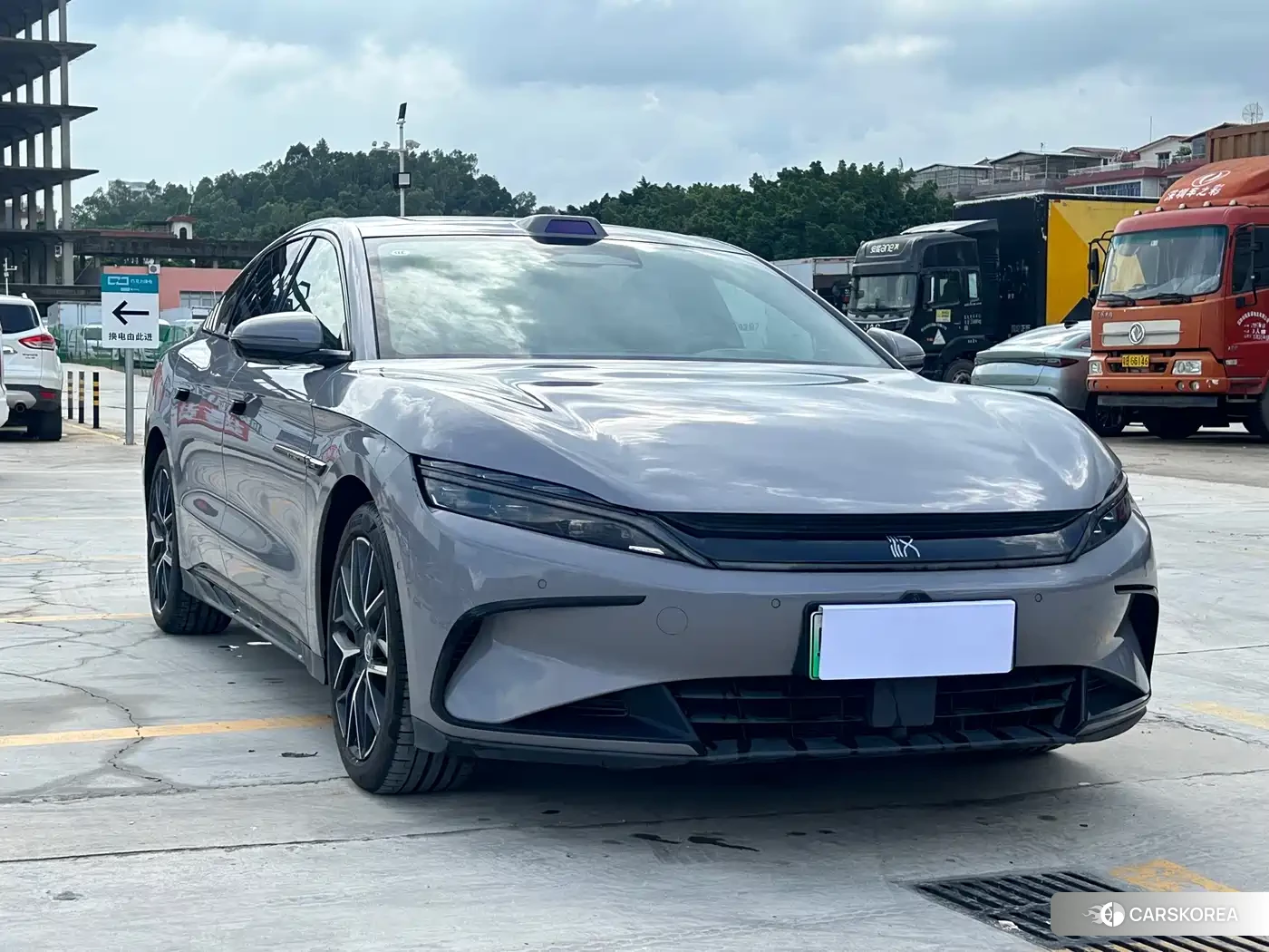 BYD Han 2025 Silver/gray из Китая, фото 5