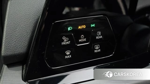 Volkswagen Golf 8th Generation 2022 Черный из Кореи, фото 5