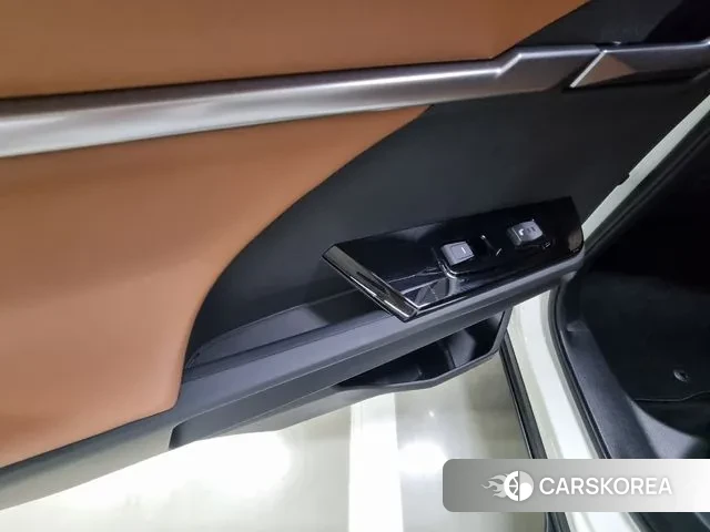 Ssangyong Torres 2023 Белый двухцветный из Кореи, фото 5