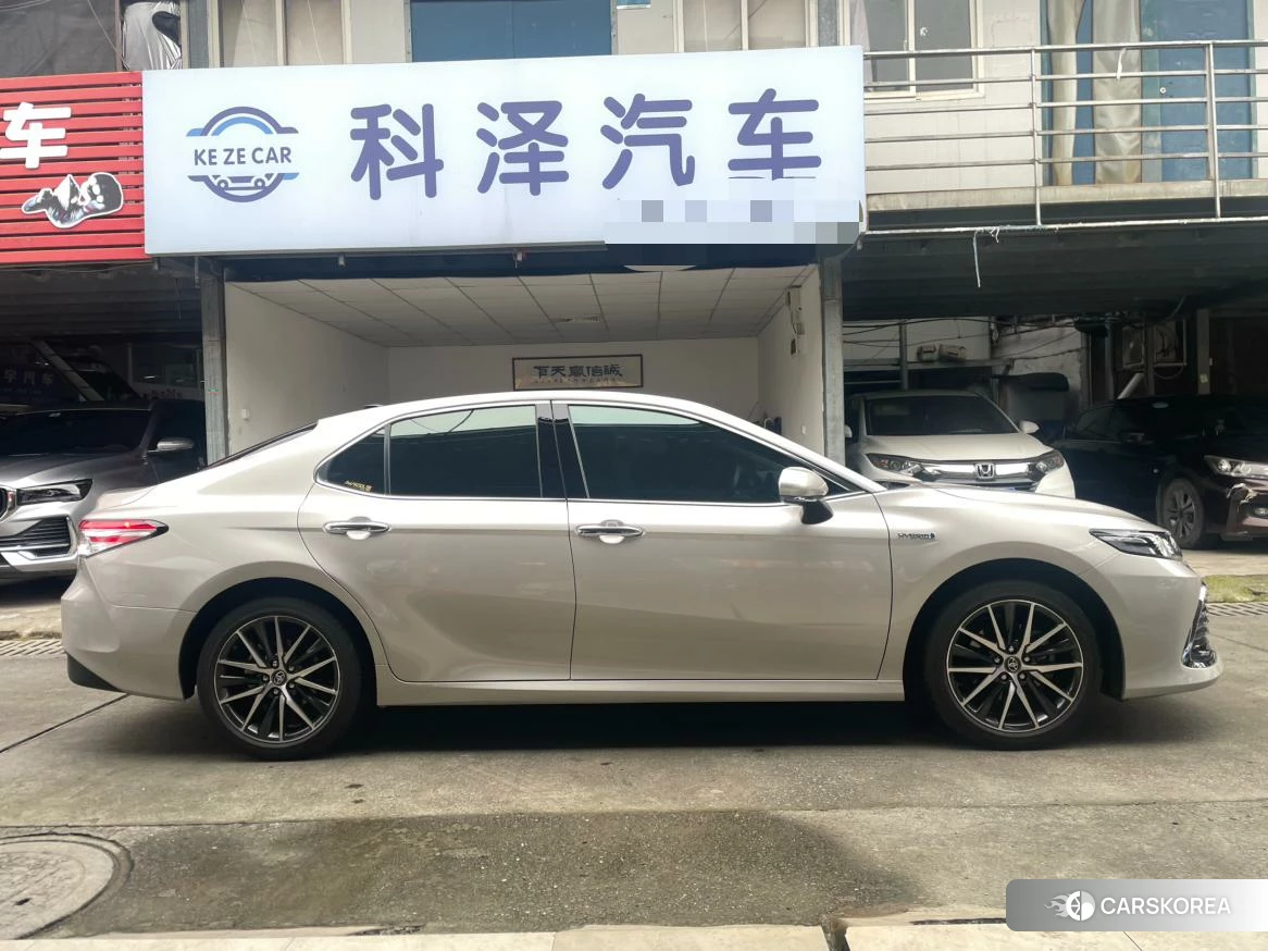 Toyota Camry 2021 Серебристо-серый из Китая, фото 5