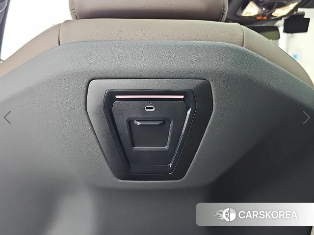 BMW 5 Series (G60) 2025 Белый из Кореи, фото 5