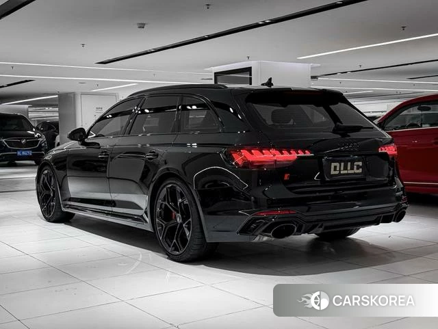 Audi RS 4 2025 Черный из Китая, фото 5
