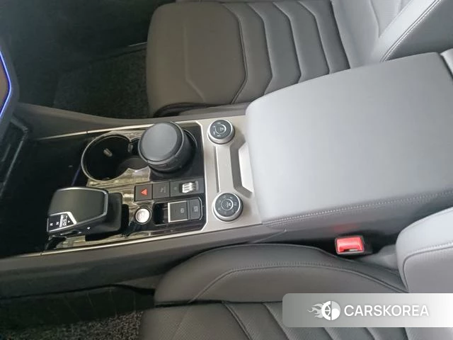 Volkswagen Touareg 2021 Черный из Китая, фото 5