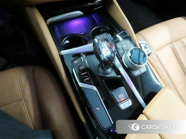 BMW 5 Series (G30) 2019 Белый из Кореи, фото 5
