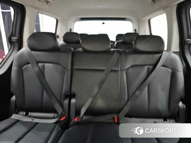 Hyundai Staria 2022 Белый из Кореи, фото 5