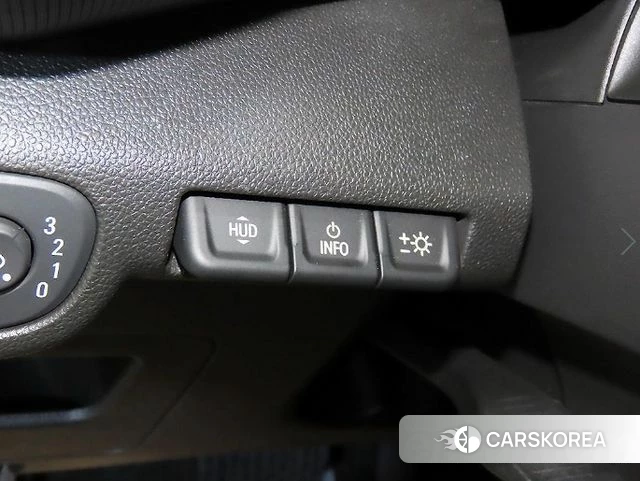 Chevrolet (GM Daewoo) Trailblazer 2022 Белый из Кореи, фото 5