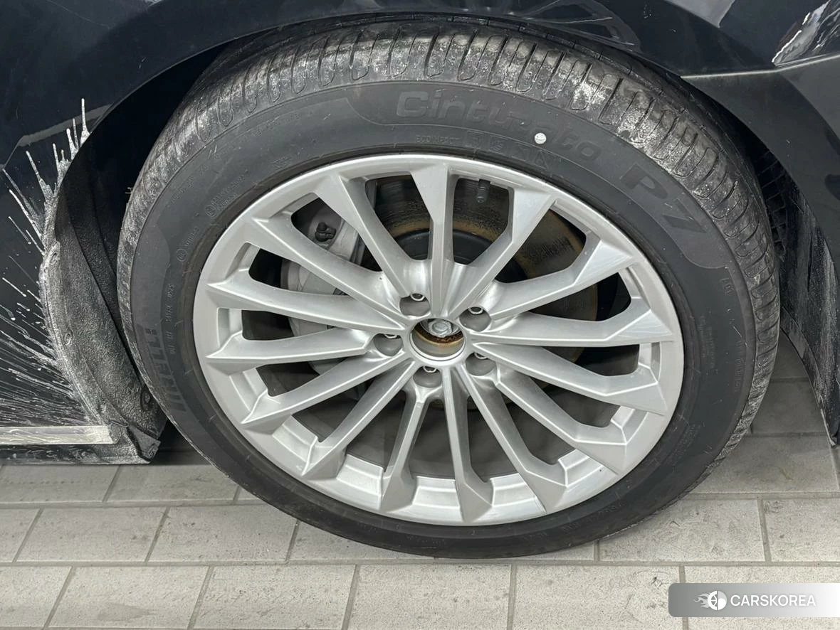 Audi A8 2024 Черный из Китая, фото 5