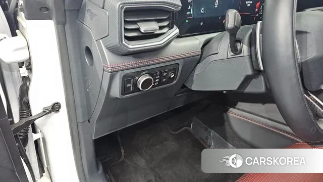 Ford Mustang 7th Generation 2024 Белый из Кореи, фото 5