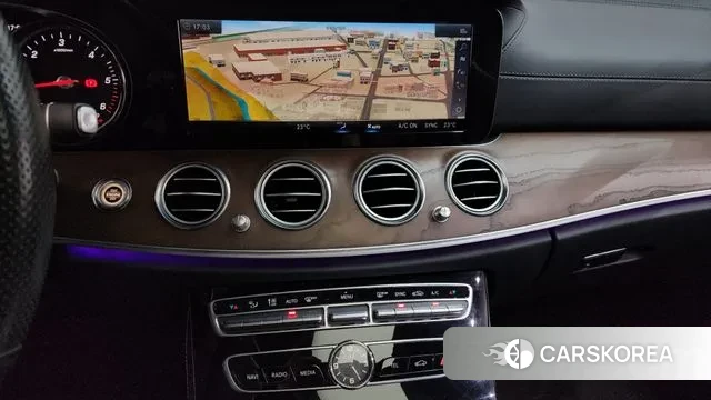 Mercedes-Benz E-Class W213 2018 Белый из Кореи, фото 5