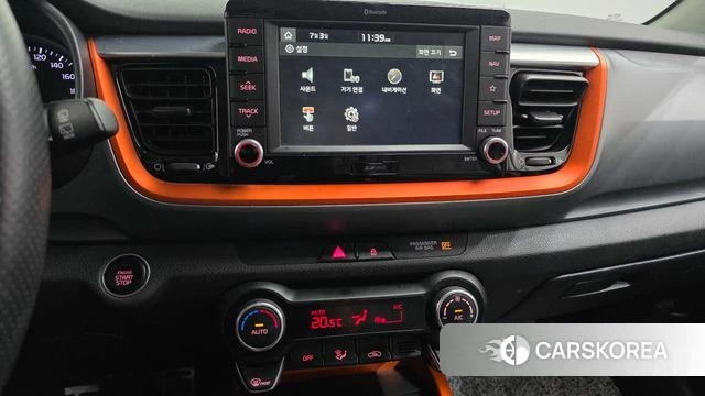 Kia Stonic 2018 Белый из Кореи, фото 5