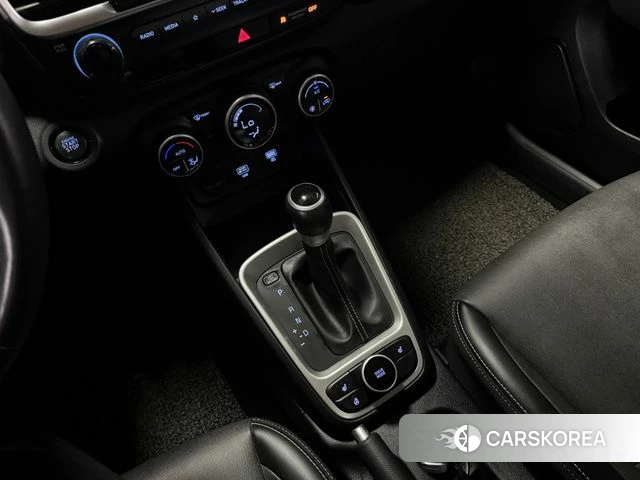 Hyundai Venue 2019 Синий из Кореи, фото 5