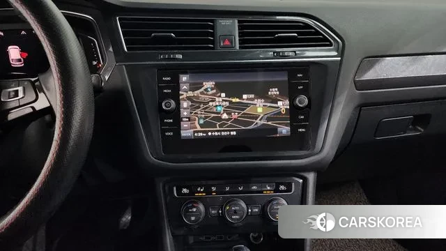 Volkswagen Tiguan Allspace 2020 Белый из Кореи, фото 5