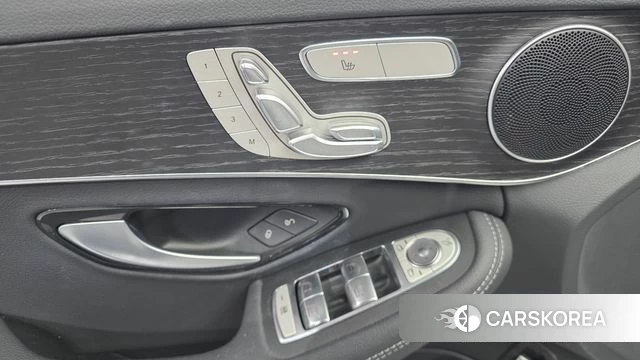 Mercedes-Benz C-Class W205 2021 Белый из Кореи, фото 5