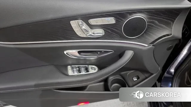 Mercedes-Benz E-Class W213 2022 Синий из Кореи, фото 5