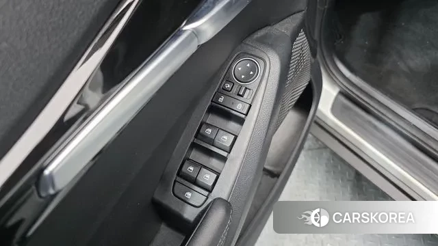 Kia Seltos 2022 Белый из Кореи, фото 5