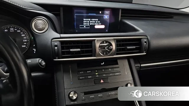 Lexus New IS300 2019 Белый из Кореи, фото 5