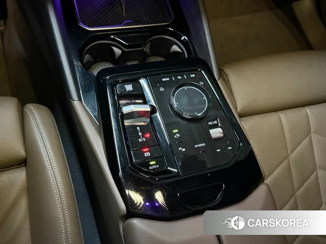 BMW 5 Series (G60) 2024 Черный из Кореи, фото 5