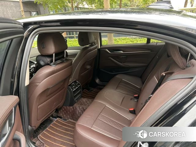 BMW 5 series PHEV 2021 Черный из Китая, фото 5
