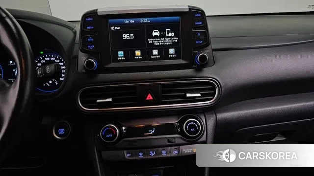 Hyundai Kona 2018 Серебристо-серый из Кореи, фото 5