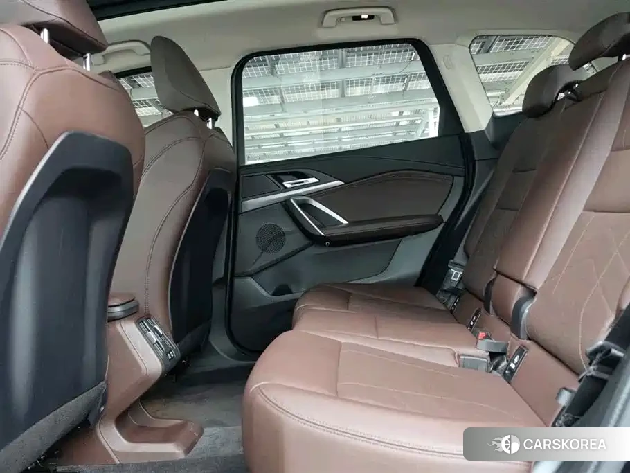 BMW iX1 2025 Черный из Китая, фото 5