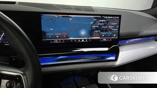 BMW 5 Series (G60) 2024 Цвет галактики из Кореи, фото 5