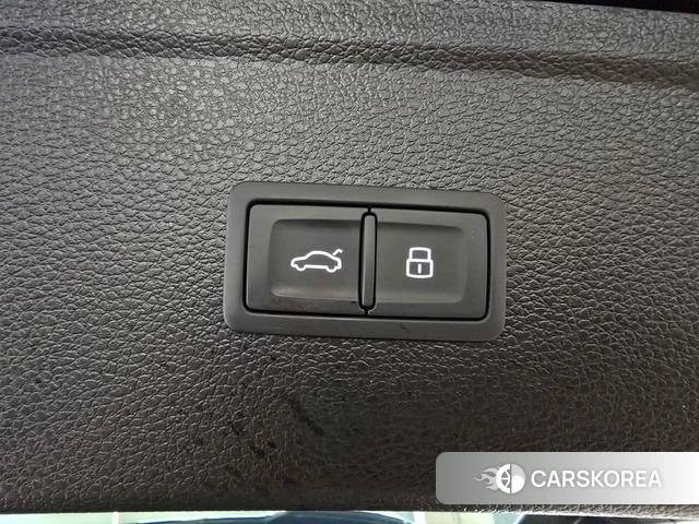 Audi Q5L 2025 Черный из Китая, фото 5