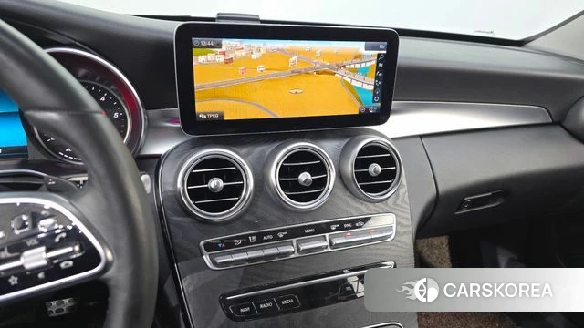 Mercedes-Benz C-Class W205 2018 Белый из Кореи, фото 5