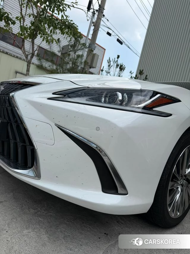 Lexus ES300h 7th generation 2023 Белый из Кореи, фото 5