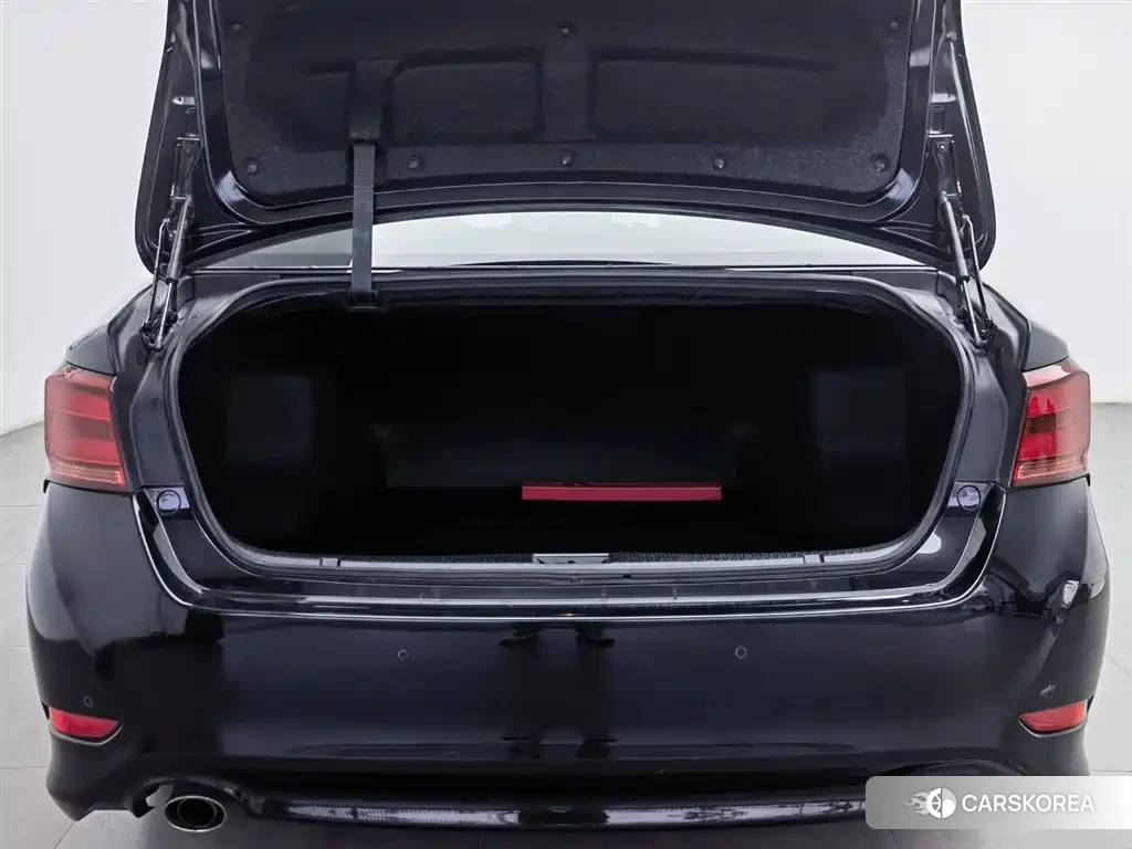 Toyota Crown 2018 Черный из Китая, фото 5