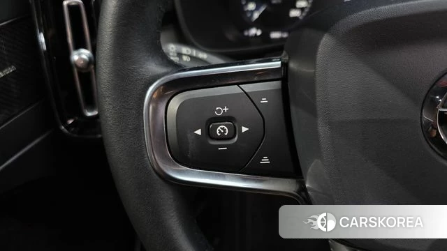 Volvo XC40 2020 Светло-серебряный цвет из Кореи, фото 5
